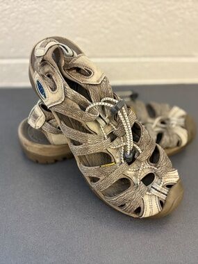 Keen Whisper Women's 8 Hiking Shoes Sandals Waterproof Brown Outdoors Camping